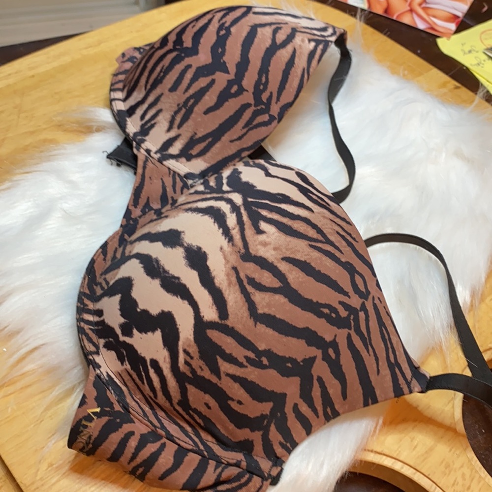 Vince Camuto bra